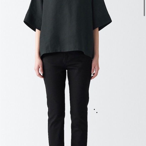 Black Muji Short Sleeve Blouse (washed hemp) - Picture 10 of 16